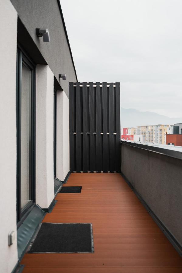 Skylark - Zurich Studio With Terrace & Mountain View Брашов Экстерьер фото